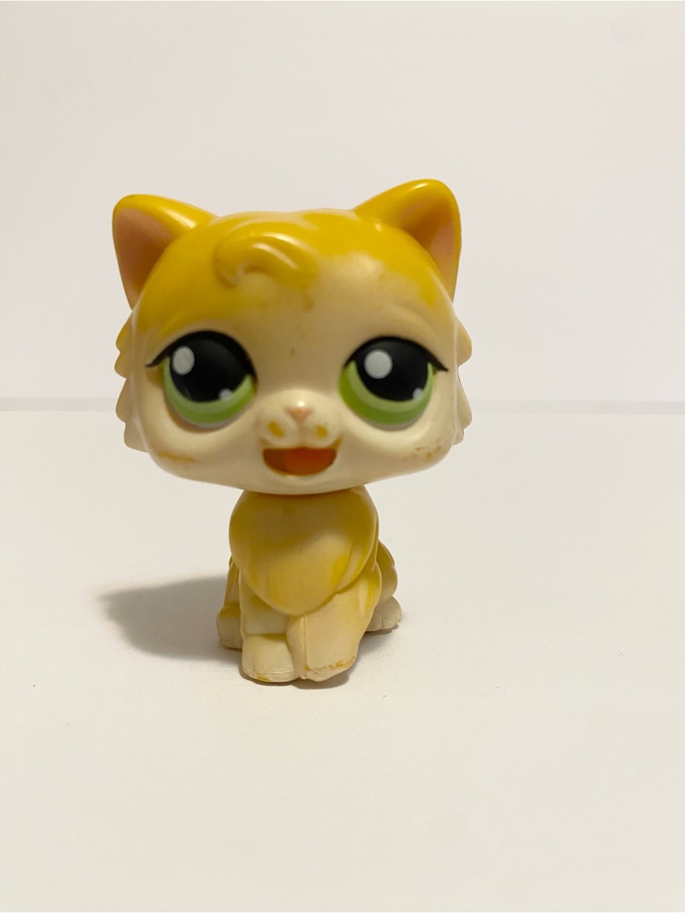 Yellow Magic Motion Cat Yum Yum Kitty #4 Littlest Pet Shop LLP Hasbro 2005